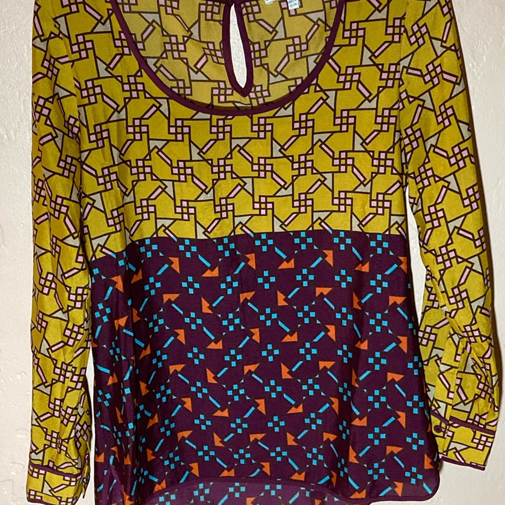 Geometric Patterned Long Sleeve Top - image 1
